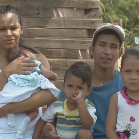 Migracion-familia-venezolana-480x480